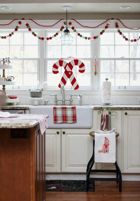 Christmas Kitchen: How to Decorate - Kitchen Blog | Kitchen Design ...