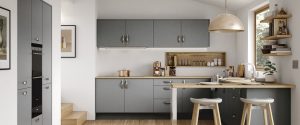 Behind the Kitchen Cupboards – Which Sex is better in the Kitchen_
