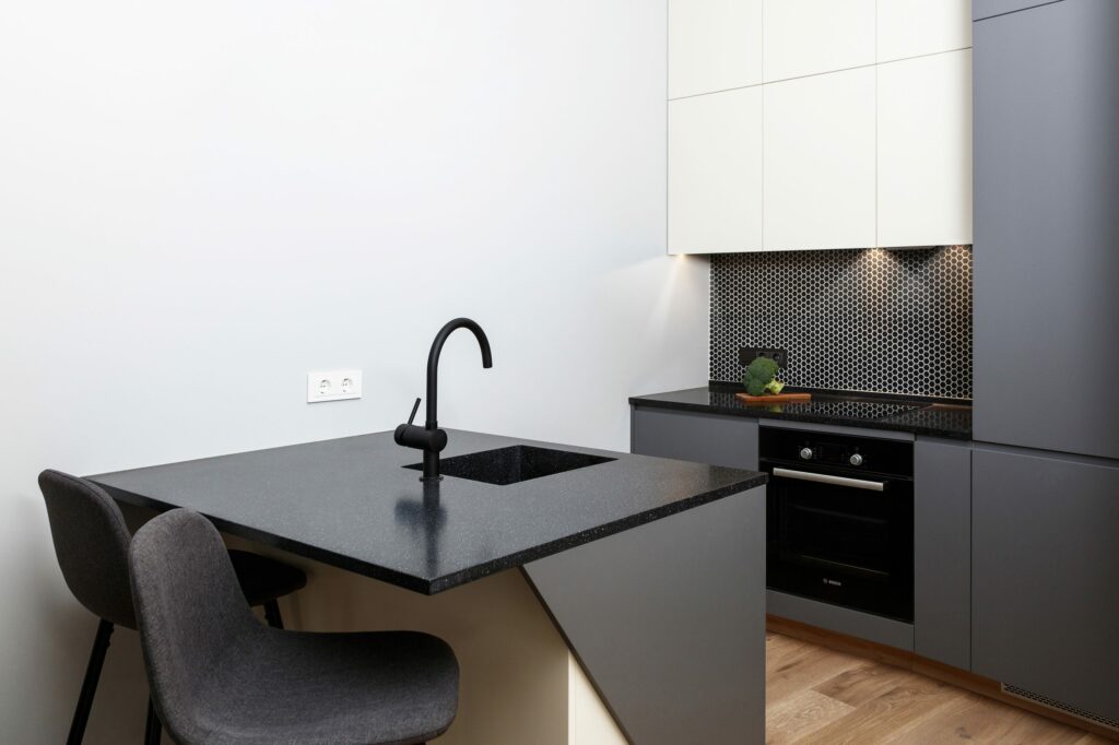 dark kitchen cabinets