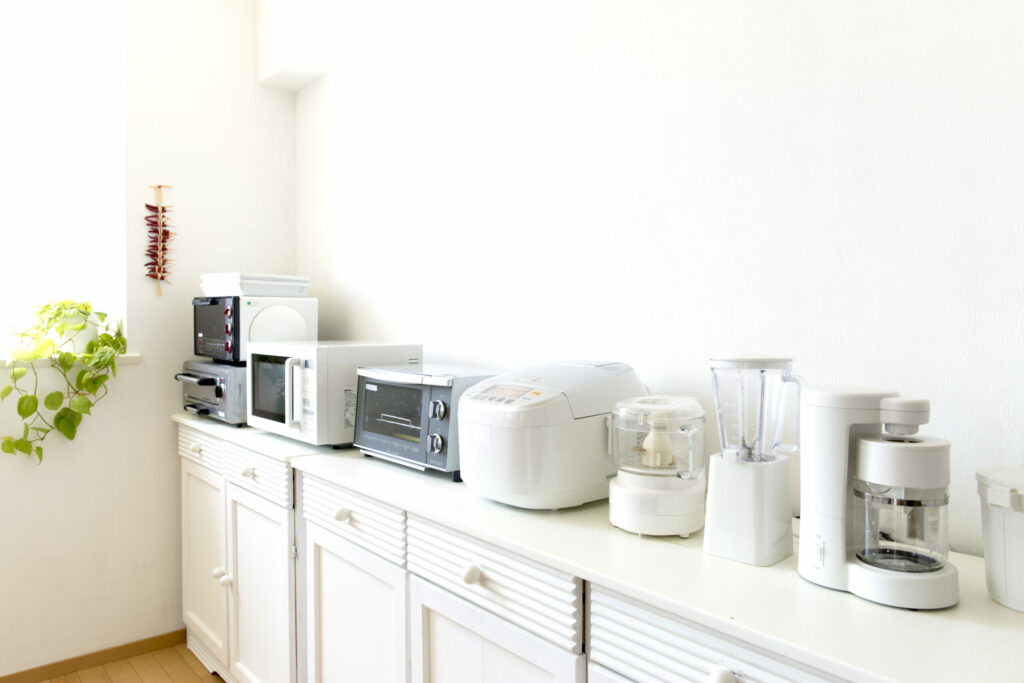 white kitchen appliances