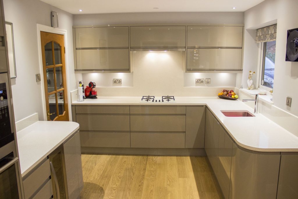 Kitchen Installation: Mr Oxley - Martin Le Moor