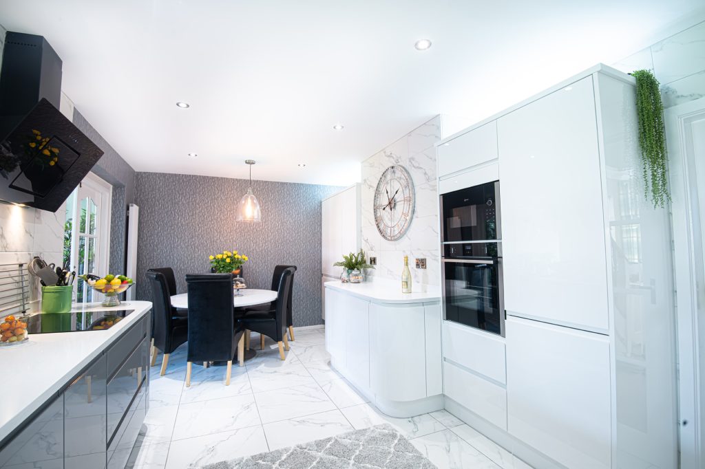 Kitchen Installation: Mr & Mrs Hargreaves - Leeds