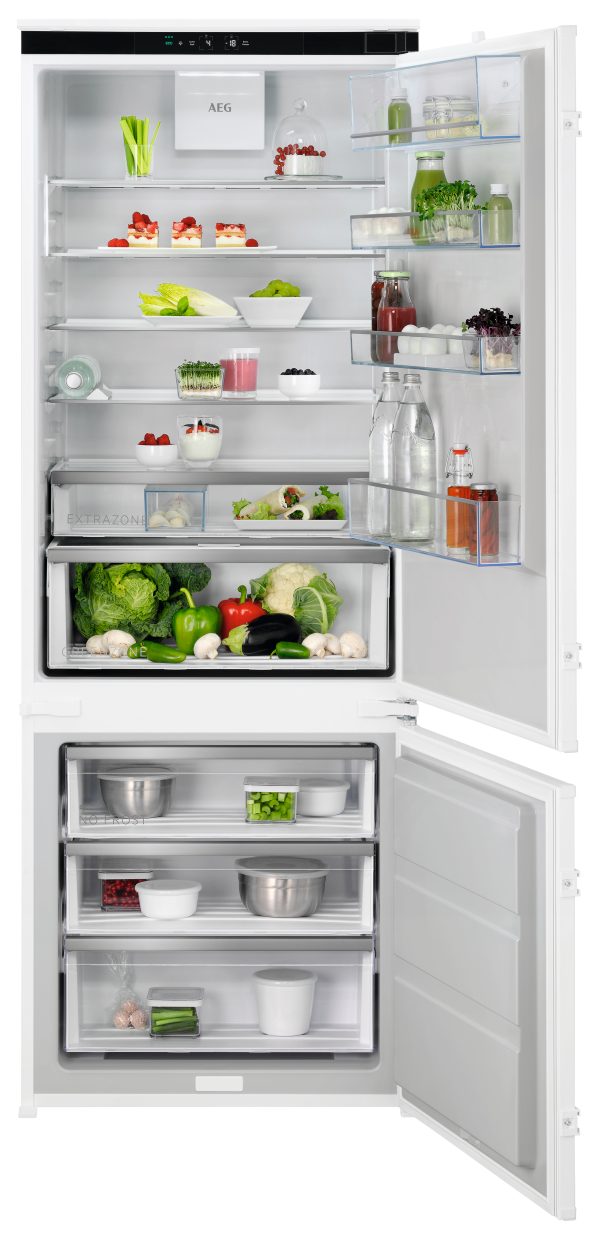 AEG NSC7G752ES Integrated MaxiSpace Frost Free Fridge Freezer