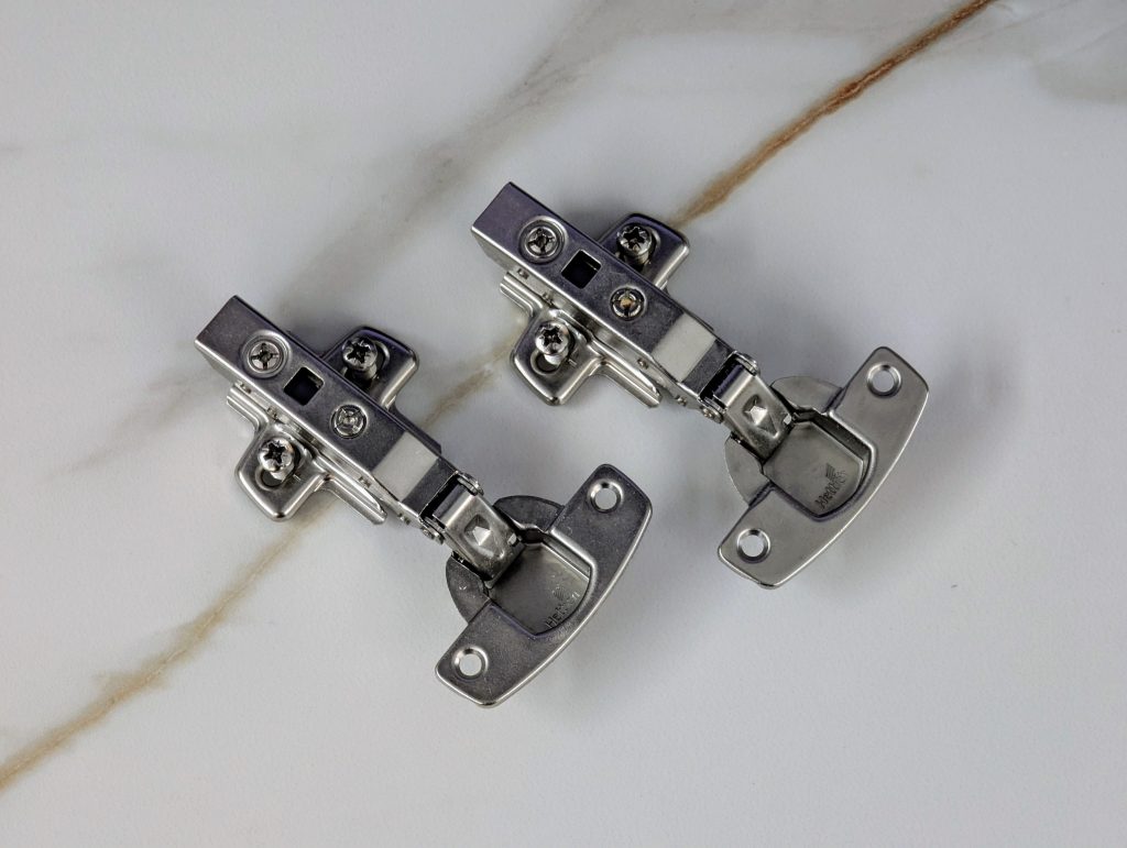 Soft Closing Hinge (Pair)
