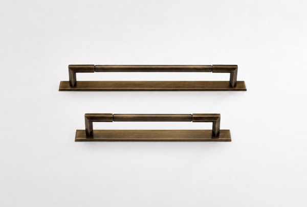 Avon Pull Handle & Back Plate